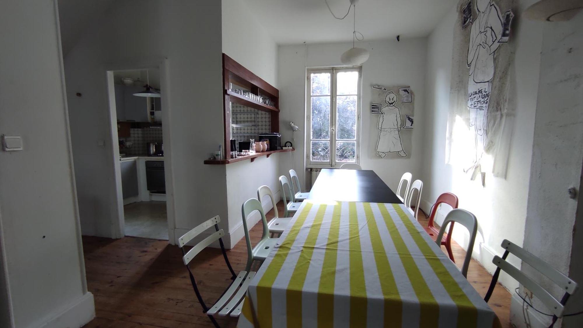 Grande Maison Ancienne Simple Et Spacieuse. Vichy Kültér fotó